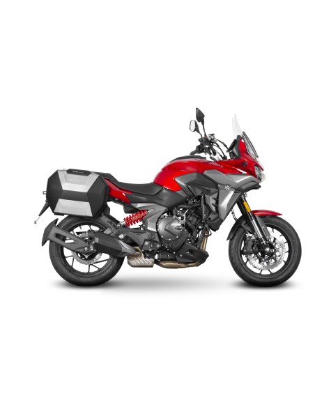Fijaciones para montar maletas laterales a la moto.