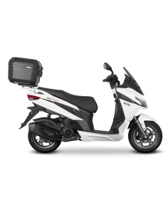Fijaciones para montar una maleta superior a la moto. 2