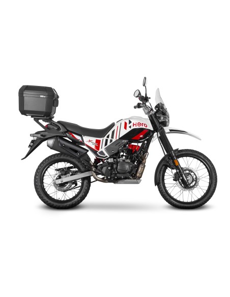 Fijaciones para montar una maleta superior a la moto.